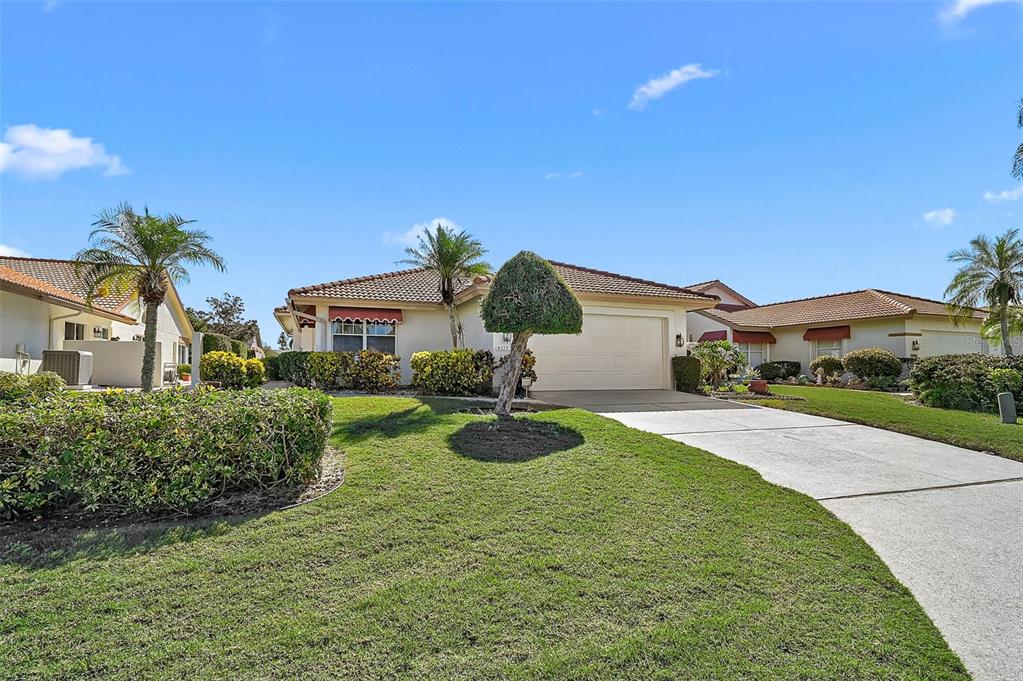 4717 PERIDIA BOULEVARD E, BRADENTON, FL — photo 4 of 30