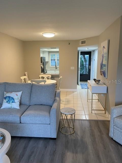1001 BENJAMIN FRANKLIN DRIVE UNIT 212, SARASOTA, FL — photo 5 of 13