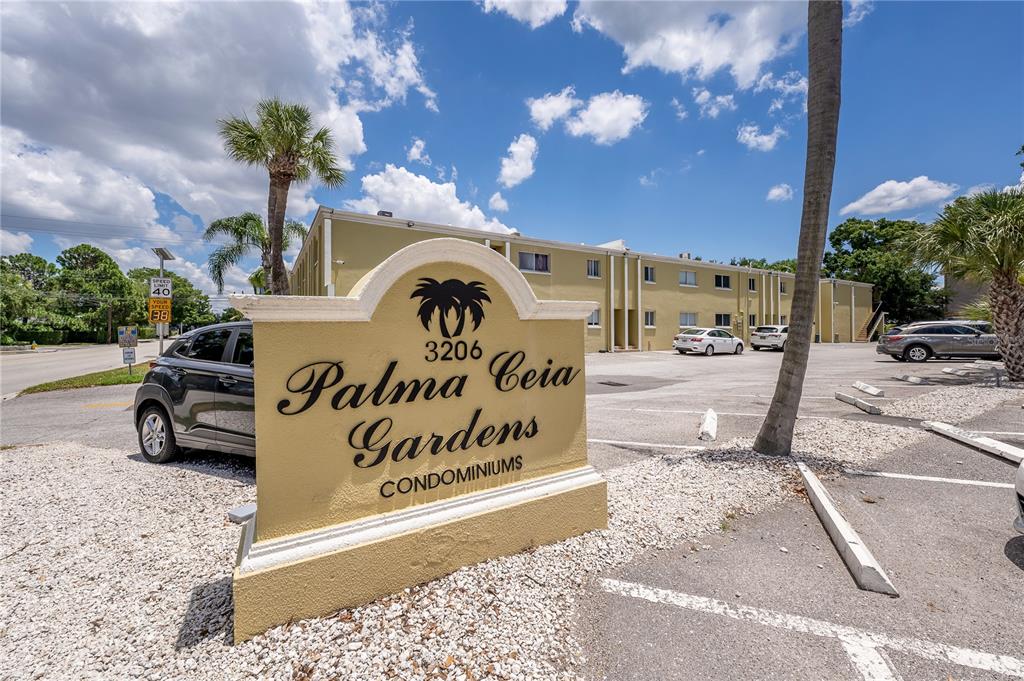 3206 W AZEELE STREET UNIT 129