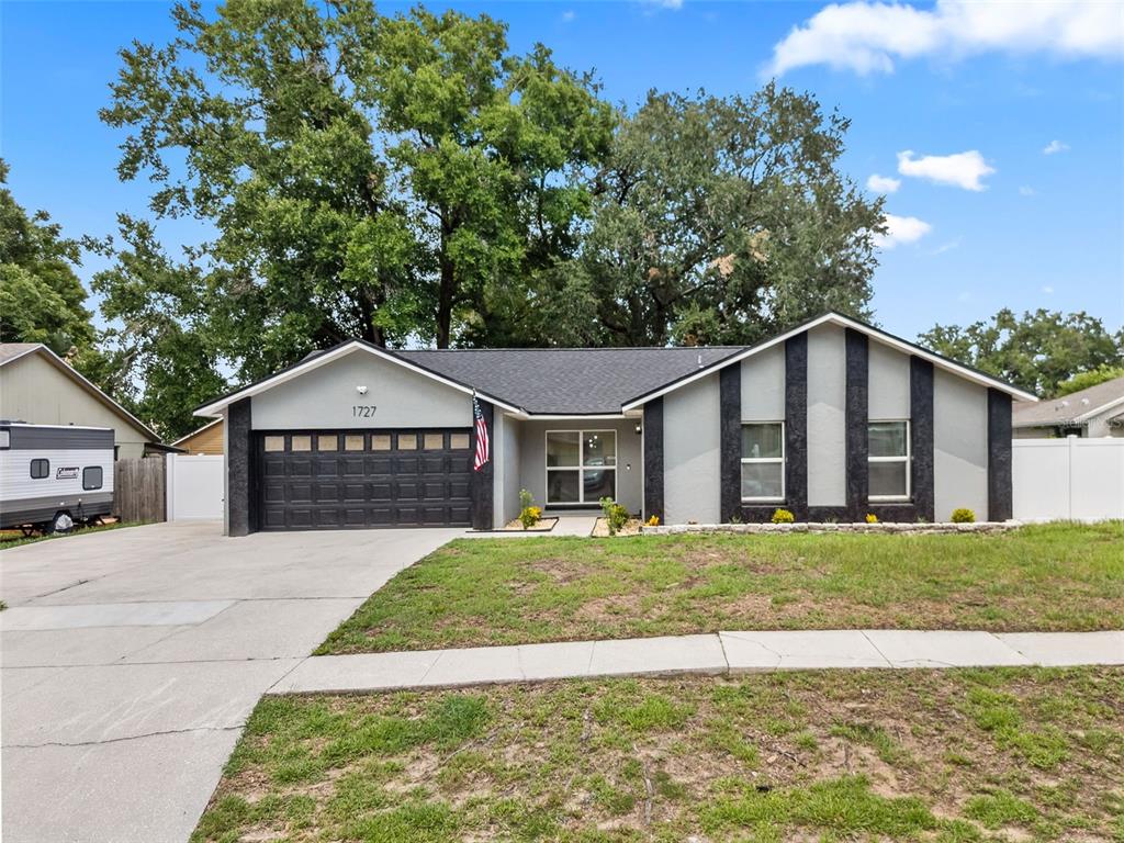 1727 TALLOWTREE CIRCLE
