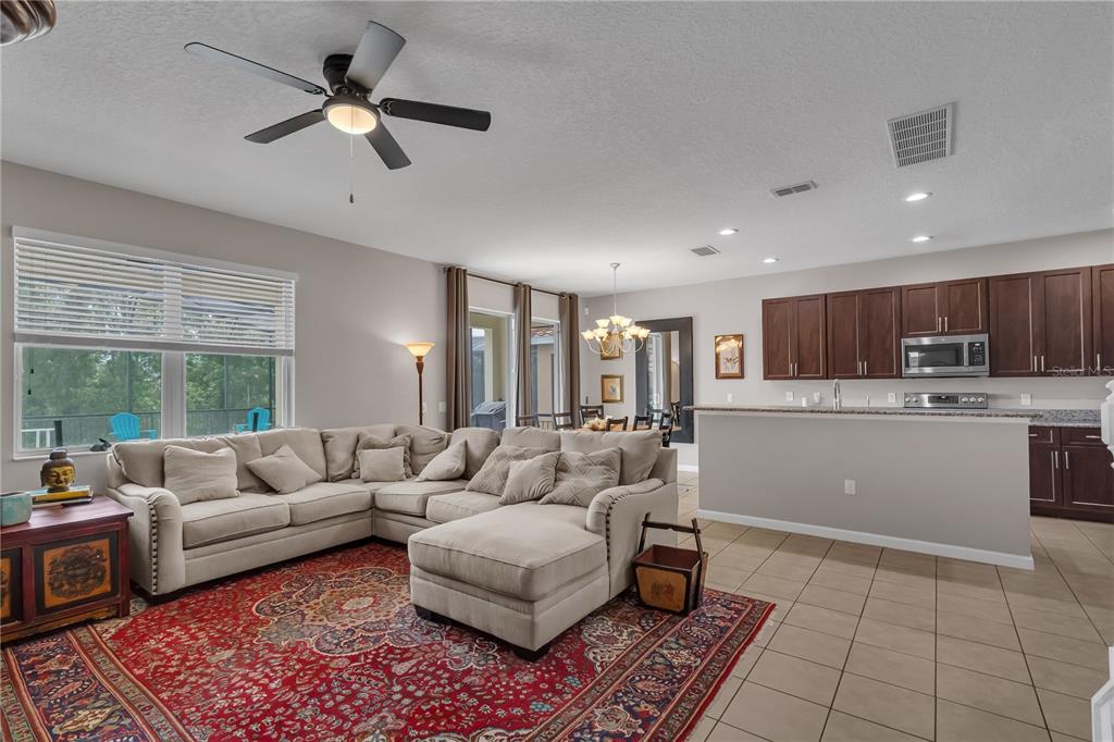 391 CABELLO DRIVE, DAVENPORT, FL — photo 4 of 30