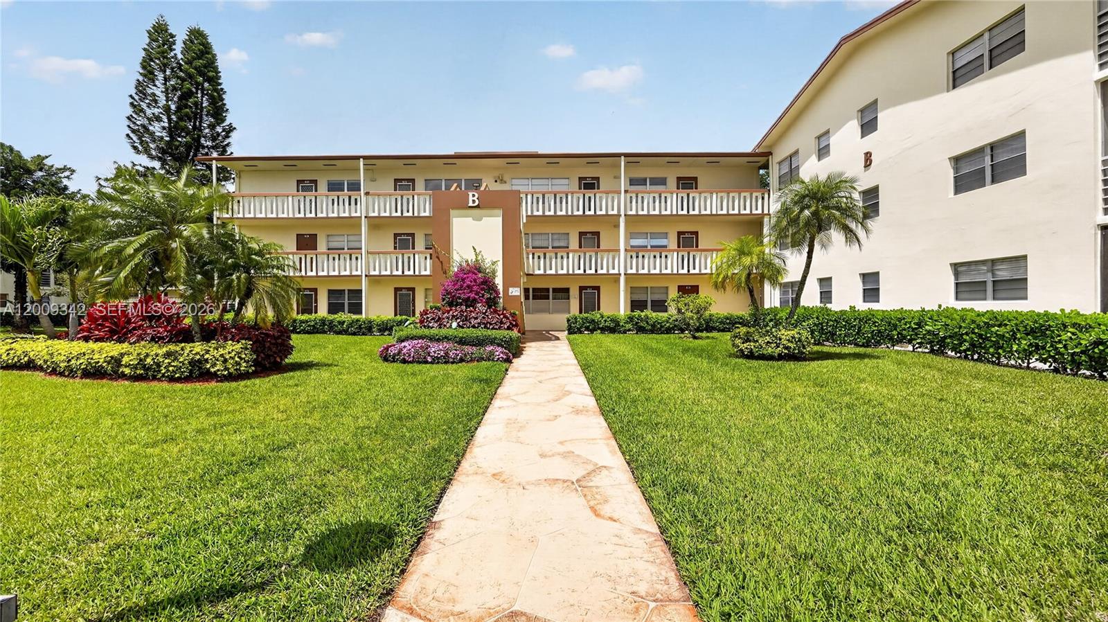 48 Mansfield B # 48, Boca Raton FL 33434