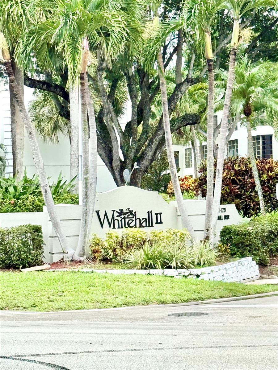 1705 Whitehall Dr # 106, Davie FL 33324