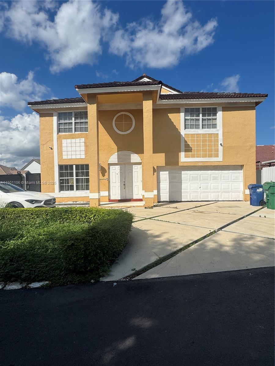 7945 NW 187th Ln, Hialeah FL 33015
