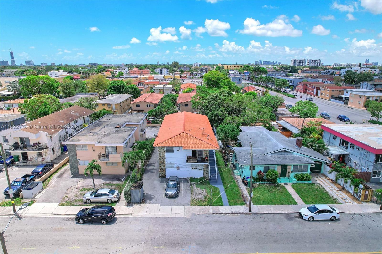 1646 NW 2nd St, Miami FL 33125