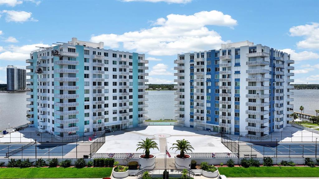 925 N HALIFAX AVENUE UNIT 403