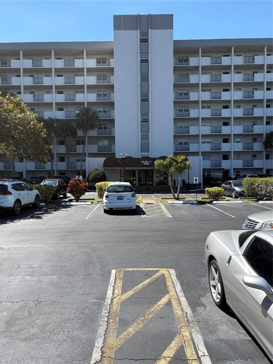 LAUDERHILL, FL — photo 2 of 30