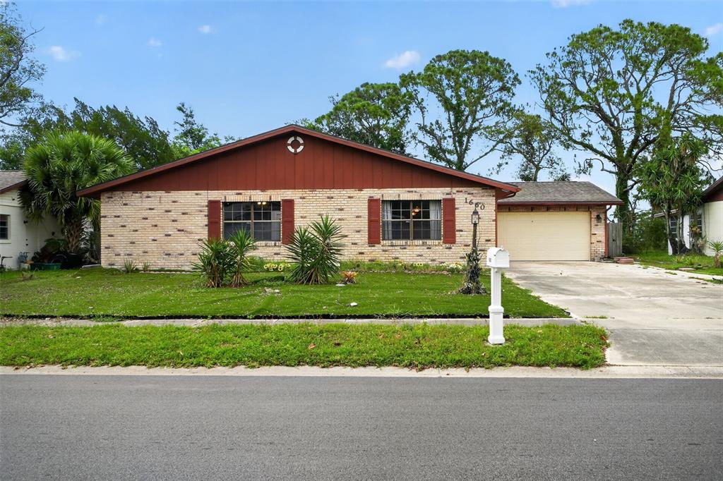 1660 E SHANGRI LA DRIVE