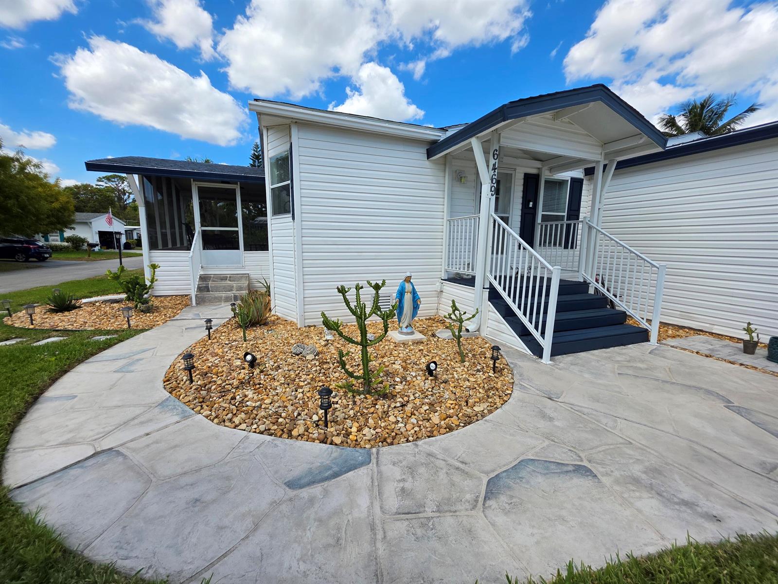 6469 Cypress Lane, Lantana FL 33462