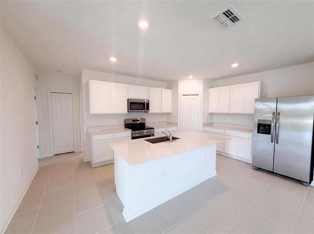 4373 RIVER BEACON BOULEVARD, DAVENPORT, FL — photo 2 of 21