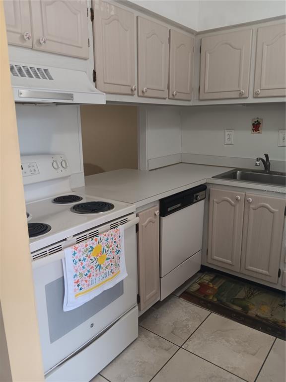2806 N POWERS DRIVE UNIT 8, ORLANDO, FL — photo 3 of 15