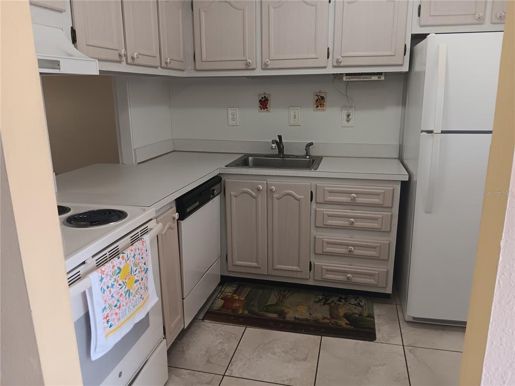 2806 N POWERS DRIVE UNIT 8, ORLANDO, FL — photo 4 of 15