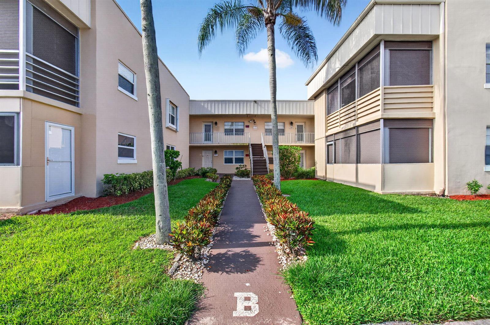 95 Burgundy B, Delray Beach FL 33484