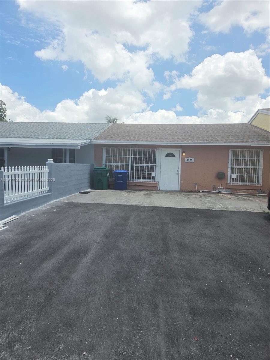 4479 NW 185th St, Miami Gardens FL 33055