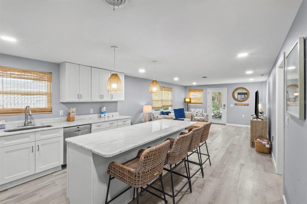 690 FOX STREET, LONGBOAT KEY, FL — photo 4 of 30