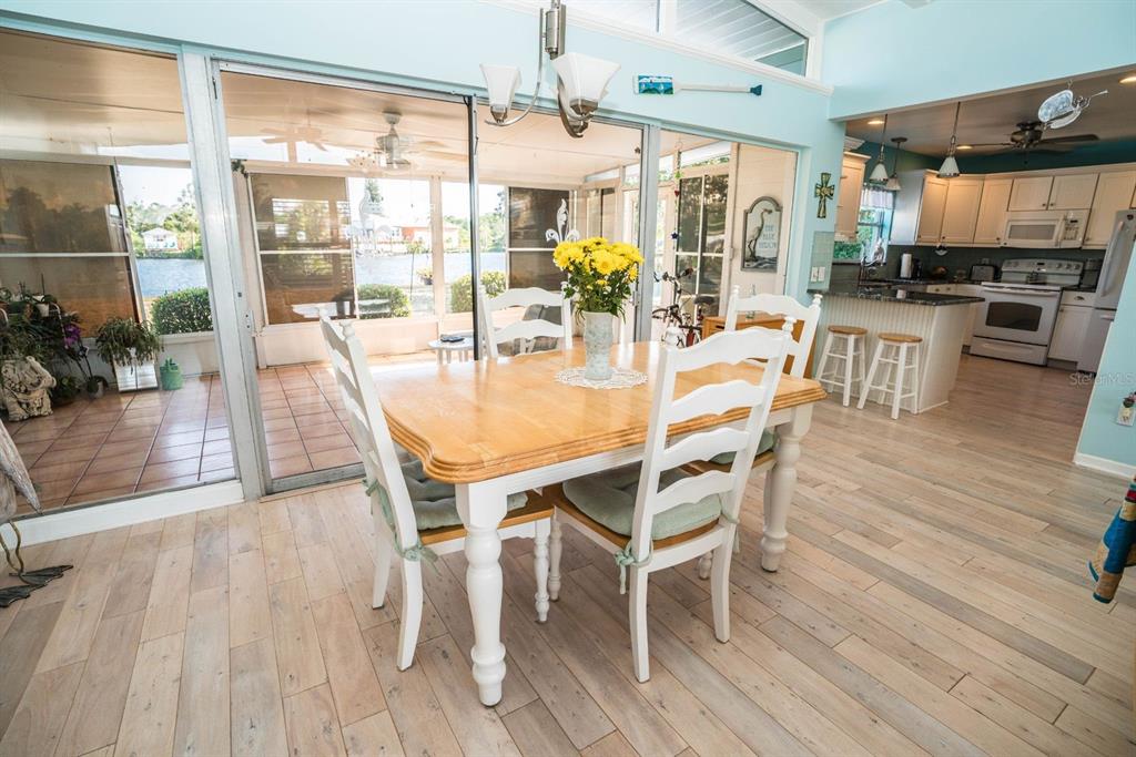 828 BLUE HERON BOULEVARD, RUSKIN, FL — photo 4 of 30
