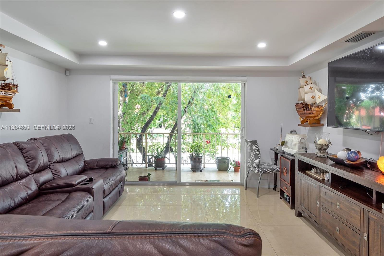 13700 SW 62nd St # 222, Miami FL 33183