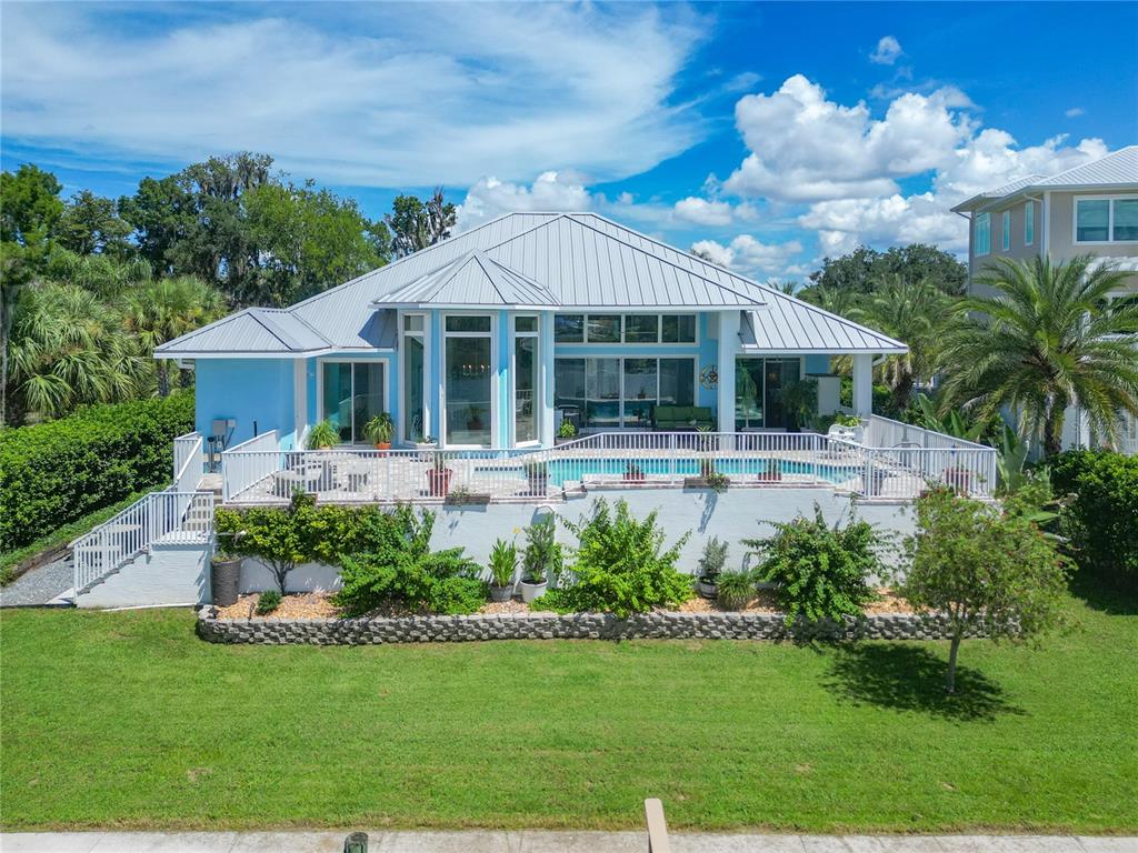 838 SW KINGS BAY DRIVE