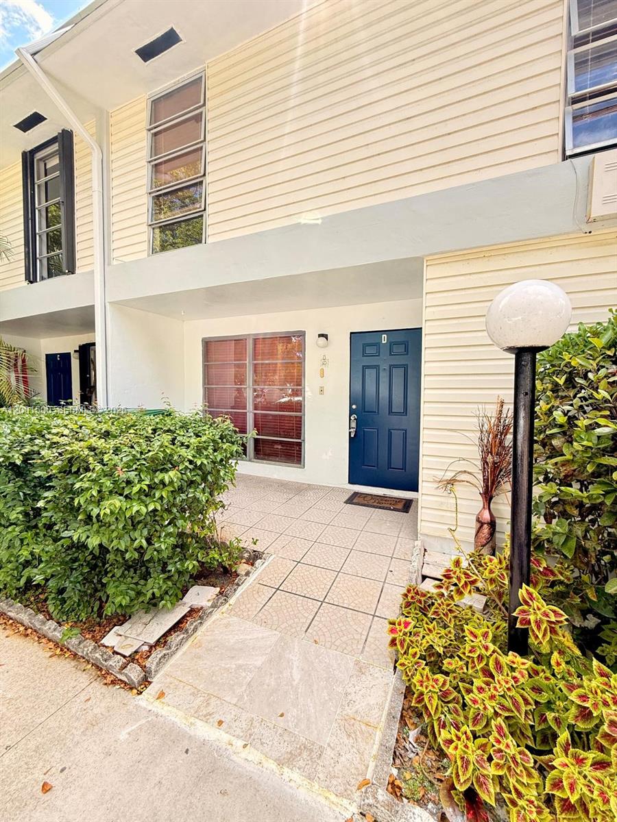 2750 N 34th Ave # 9D, Hollywood FL 33021