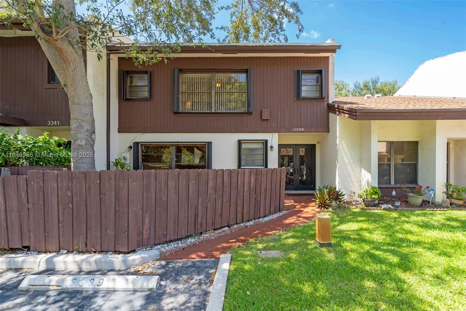 3339 Oak Dr, Hollywood FL 33021