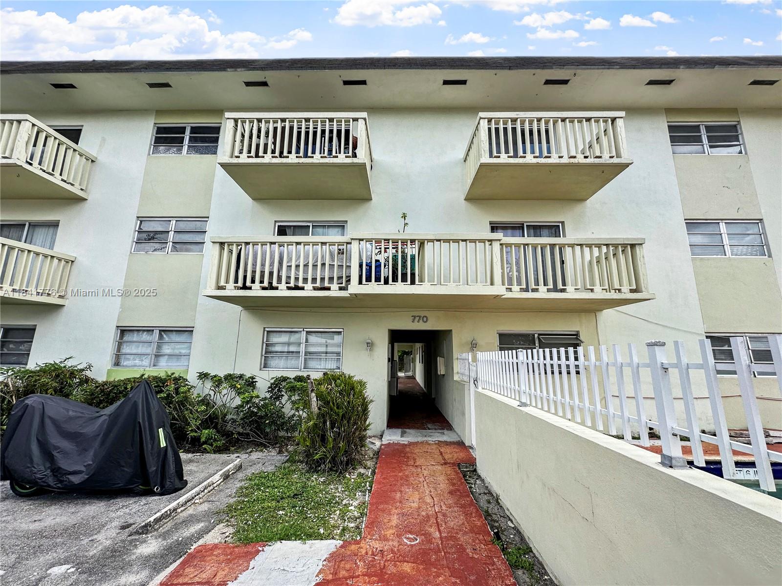 770 NE 128th St # 303, North Miami FL 33161