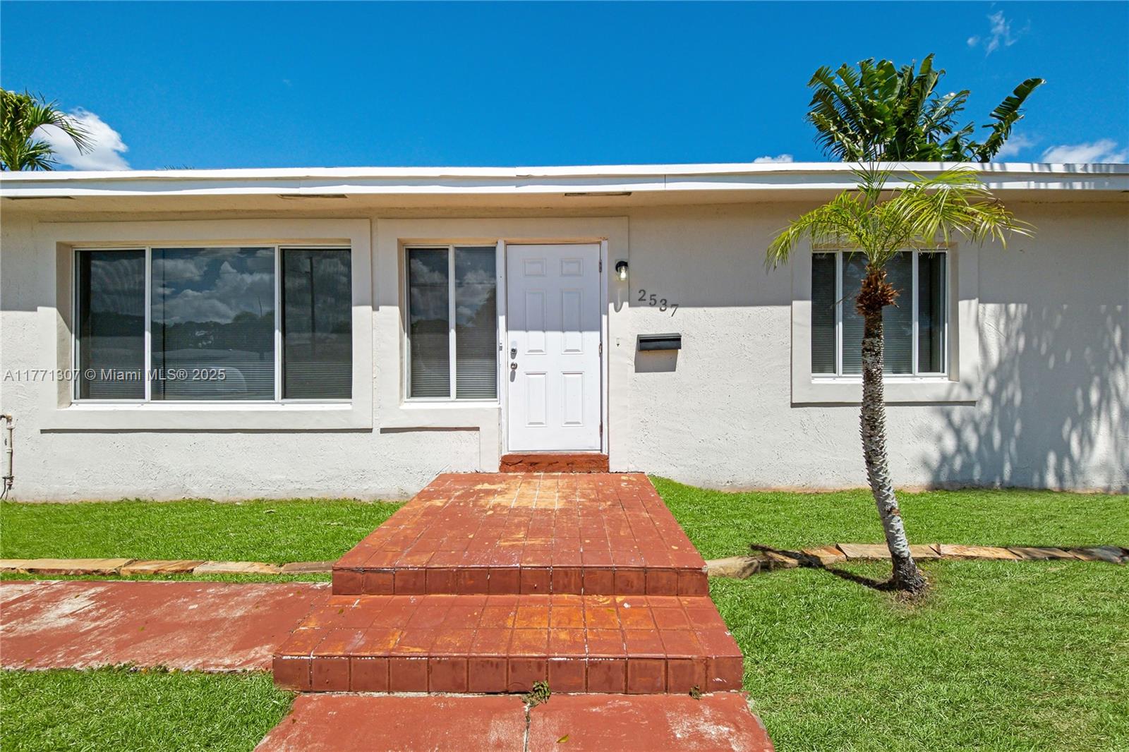 2537 Adams St, Hollywood FL 33020