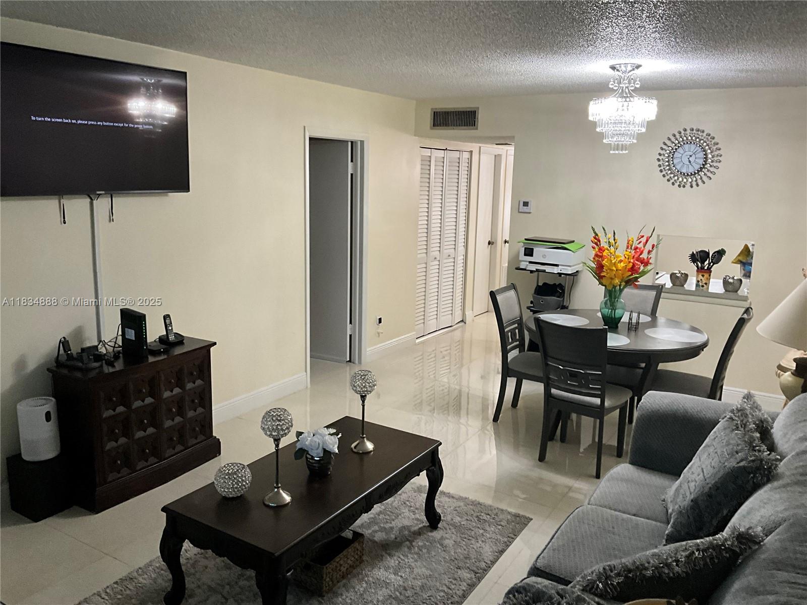 300 Berkley Rd # 108, Hollywood FL 33024