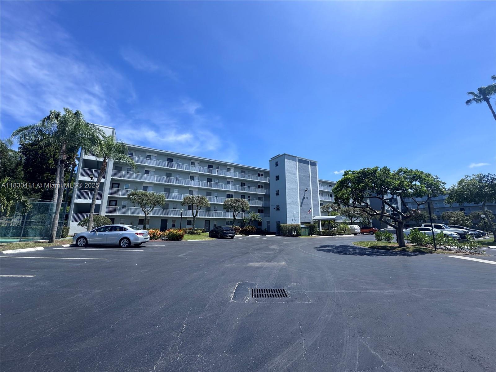 2228 N Cypress Bend Dr # 407, Pompano Beach FL 33069