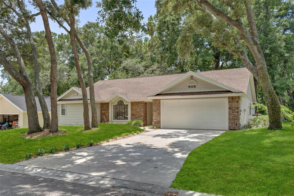908 OAKWOOD COVE