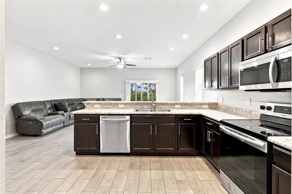 4641 VIGNETTE WAY, SARASOTA, FL — photo 3 of 23