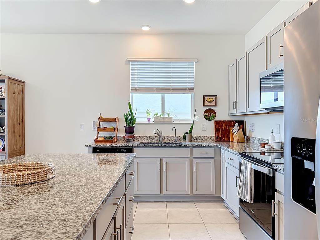 14210 59TH CIRCLE E, BRADENTON, FL — photo 5 of 30
