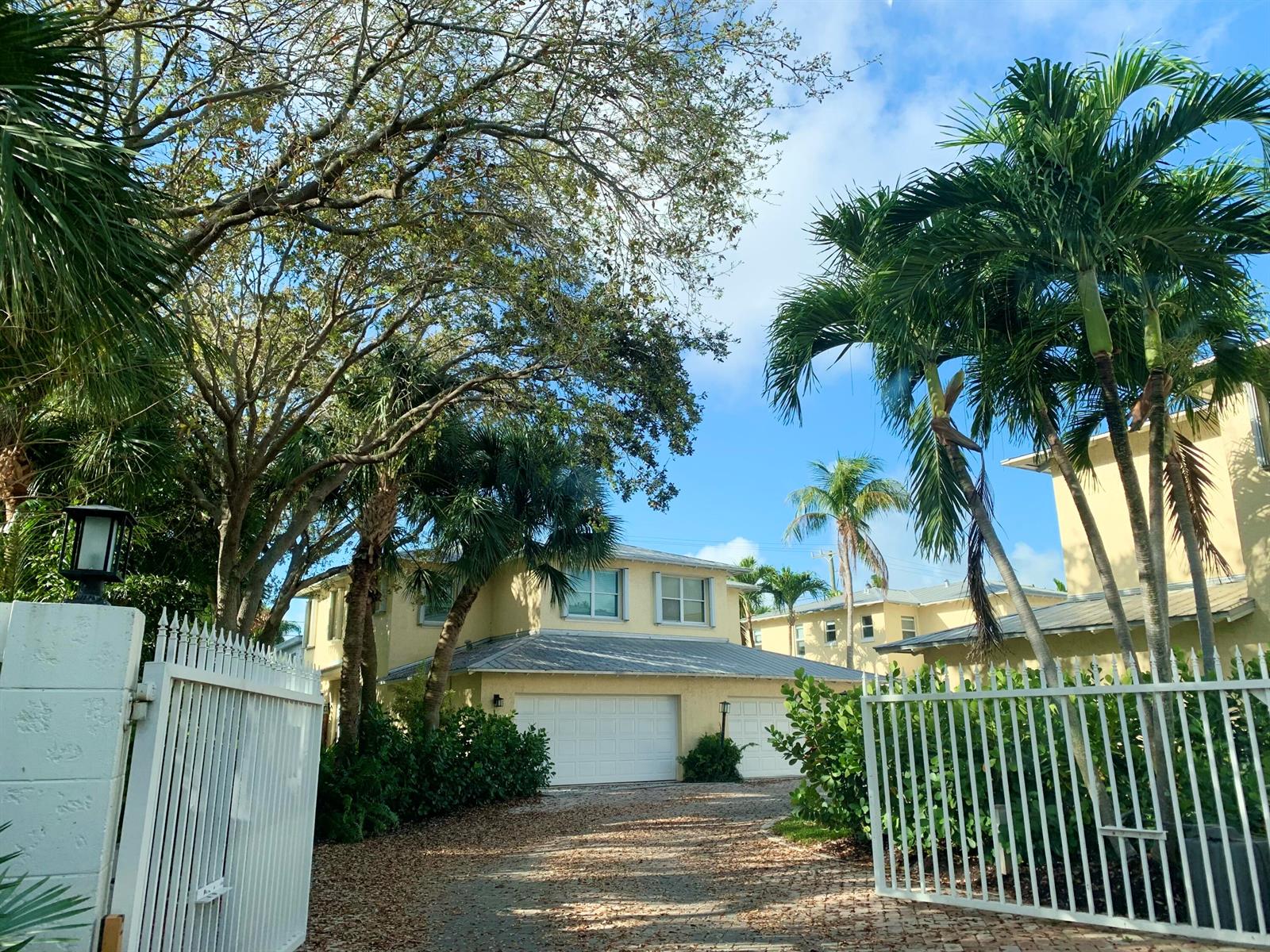 826 SE 4th Court, Deerfield Beach FL 33441