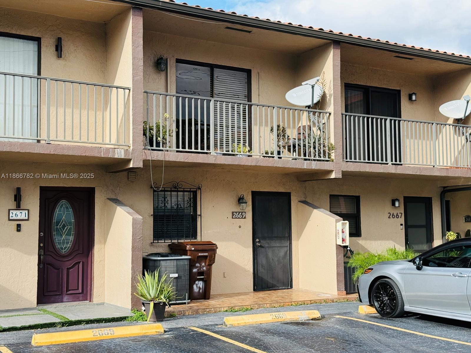 2669 W 52nd St # 12, Hialeah FL 33016