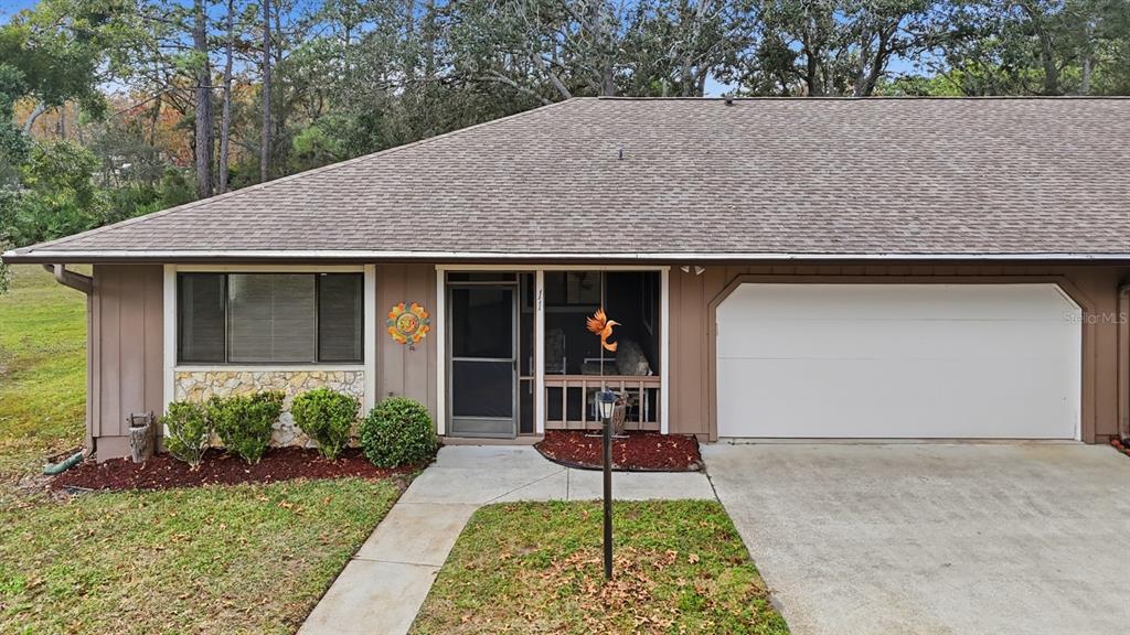 11 LAKEPOINT CIRCLE