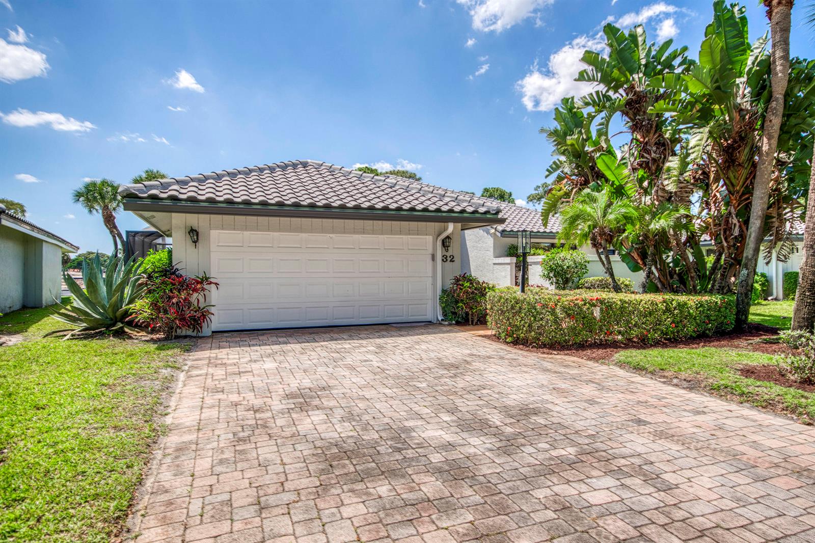 32 Glens Drive E, Boynton Beach FL 33436