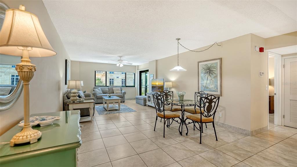 1001 POINT OF ROCKS ROAD UNIT 310, SARASOTA, FL — photo 4 of 30