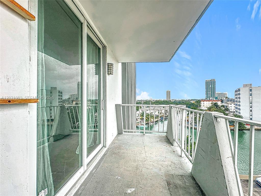 7133 Bay Dr # 705, Miami Beach FL 33141