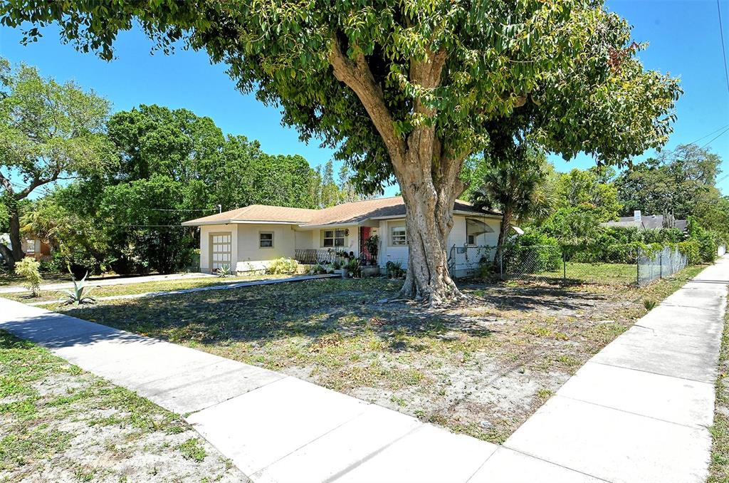 1504 COCOANUT AVENUE, SARASOTA, FL — photo 5 of 14