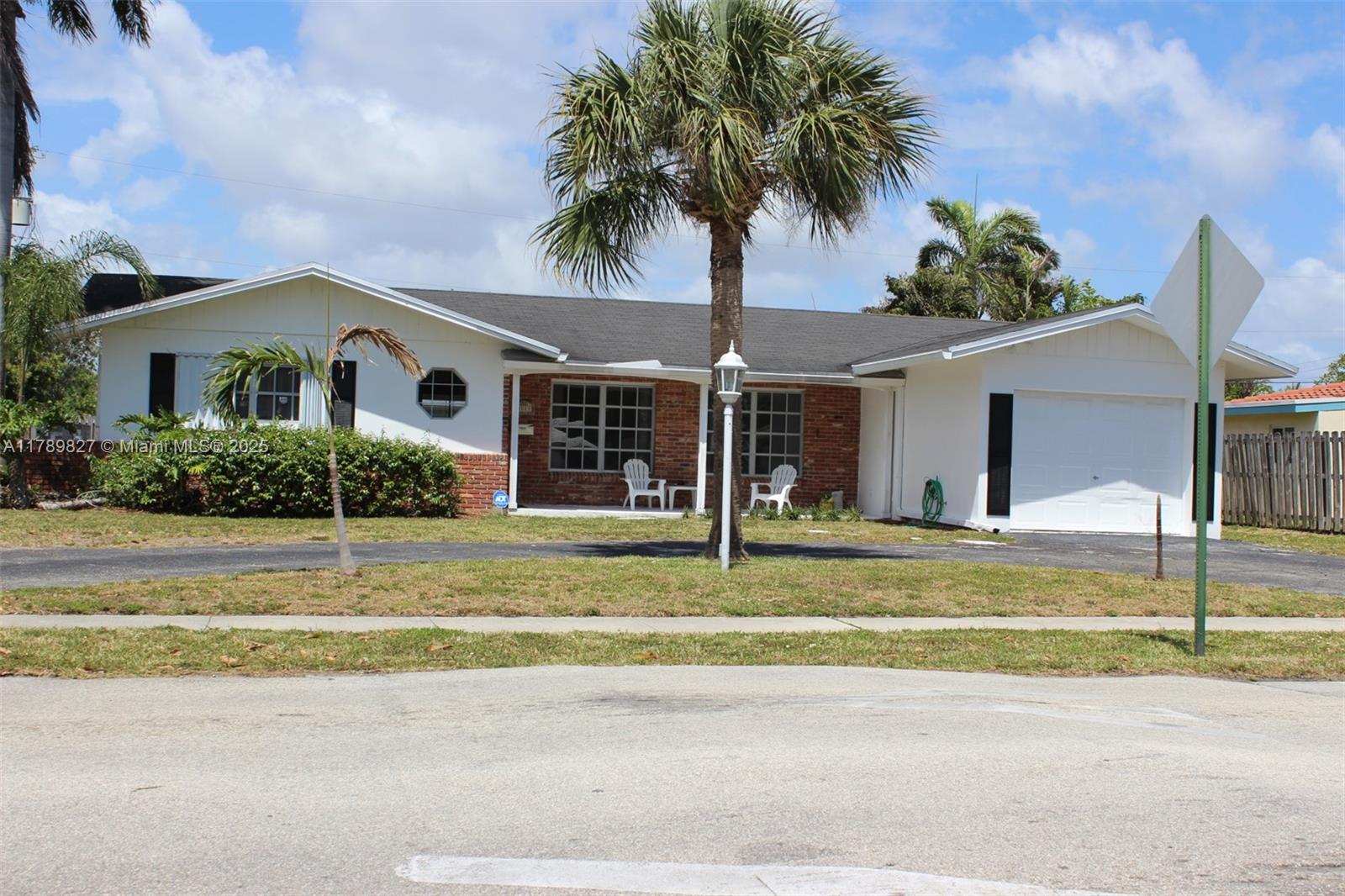 1011 SE 12th Ave, Deerfield Beach FL 33441