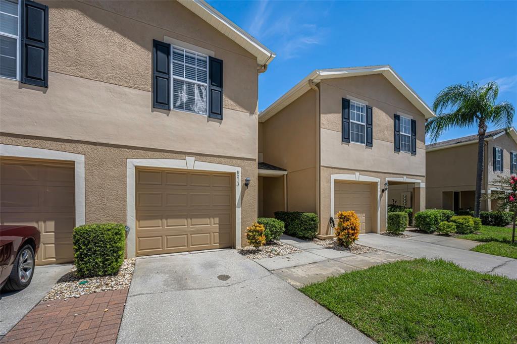8013 SUTTON TERRACE LANE, TAMPA, FL — photo 2 of 30