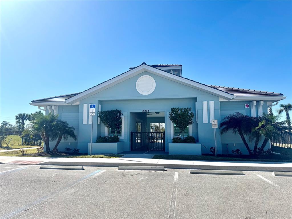 2000 GARDENIA AVENUE