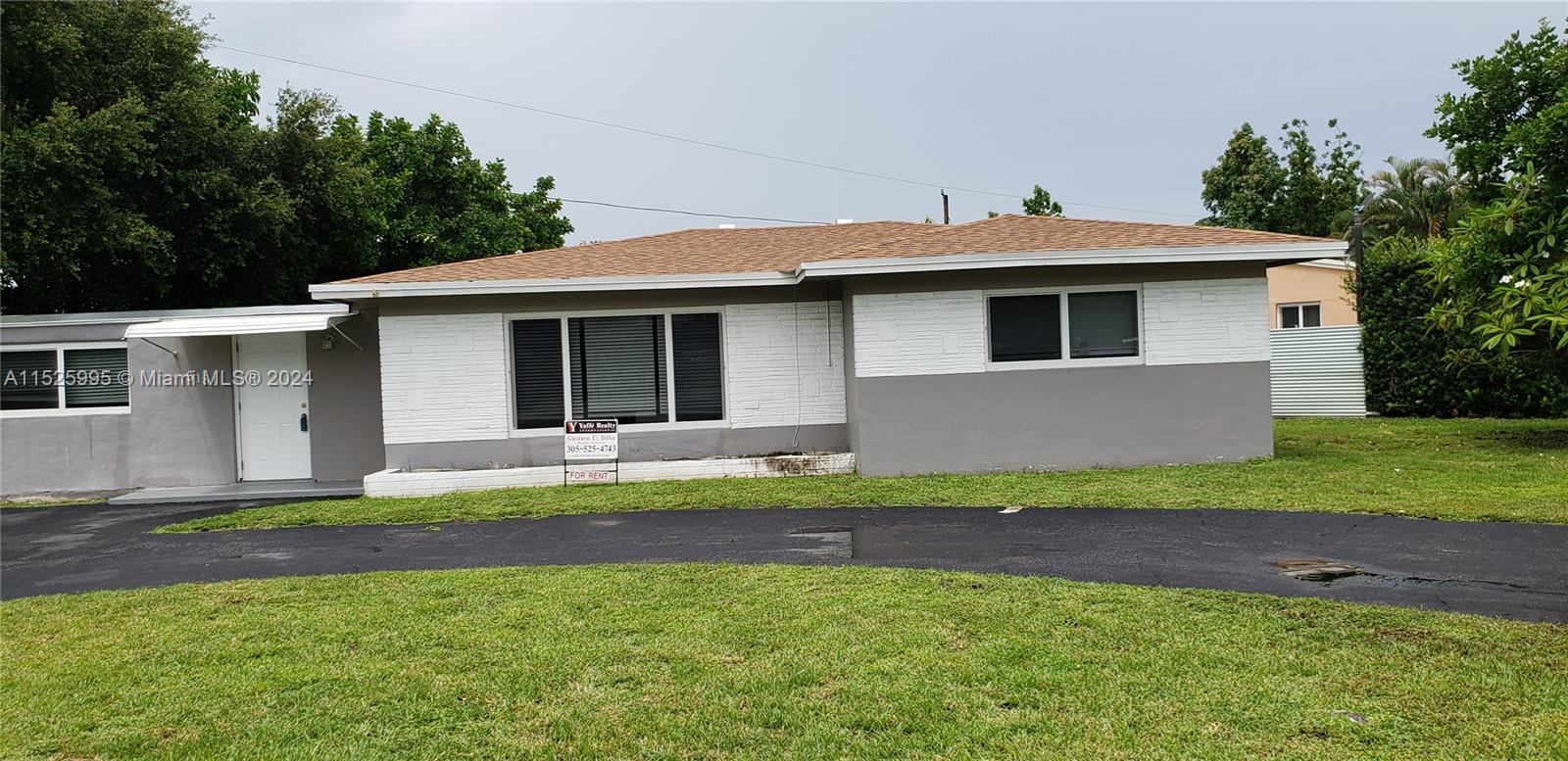 6181 Wiley St, Hollywood FL 33023