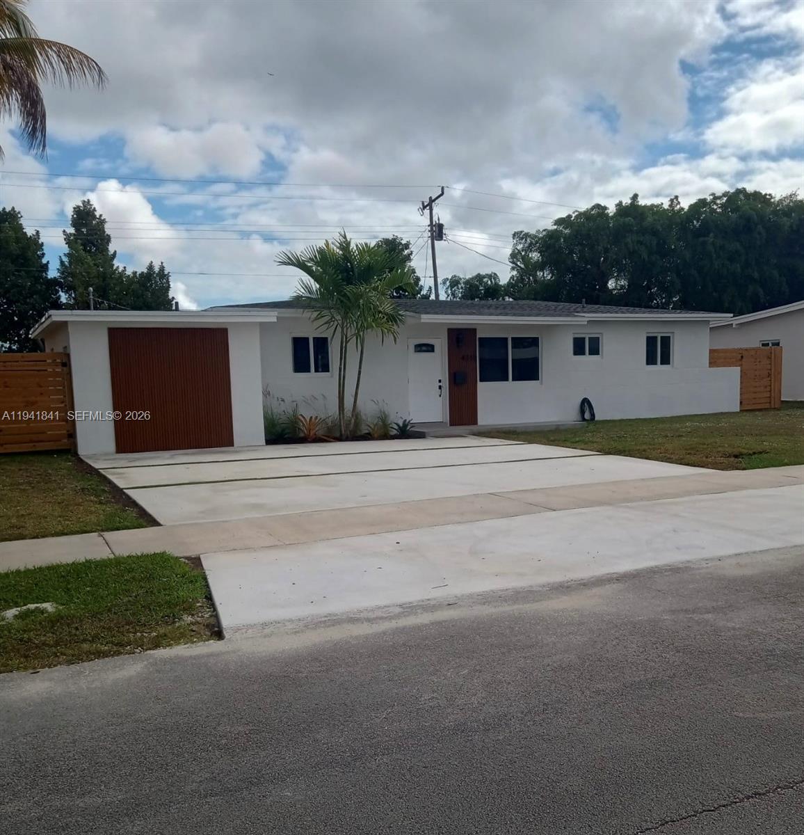 4315 SW 98th Ave, Miami FL 33165