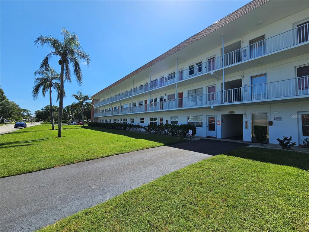 5728 14TH AVENUE N UNIT 104B