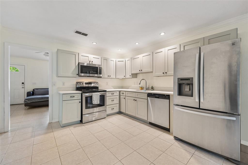 2040 E TRIANGLE DRIVE, LONGWOOD, FL — photo 2 of 21