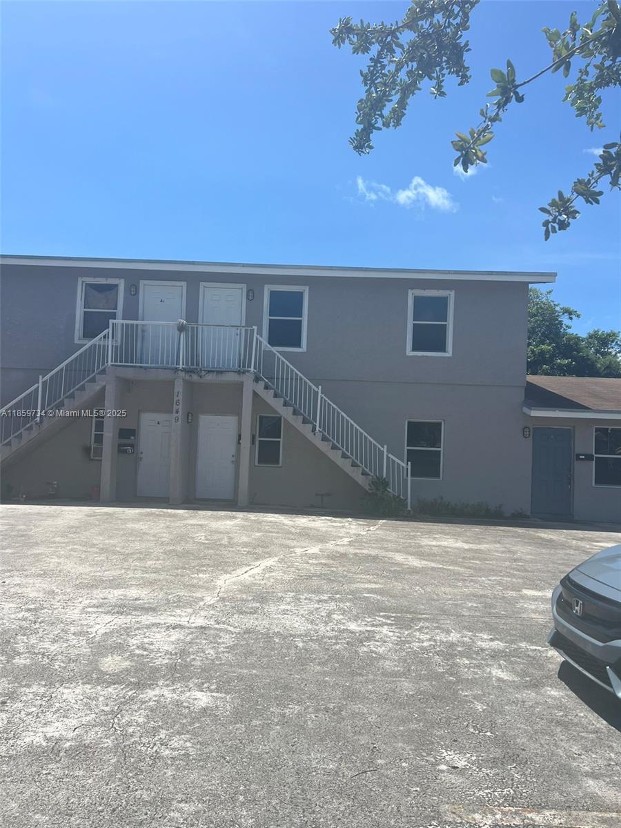 1649 W 28th St # B, Riviera Beach FL 33404