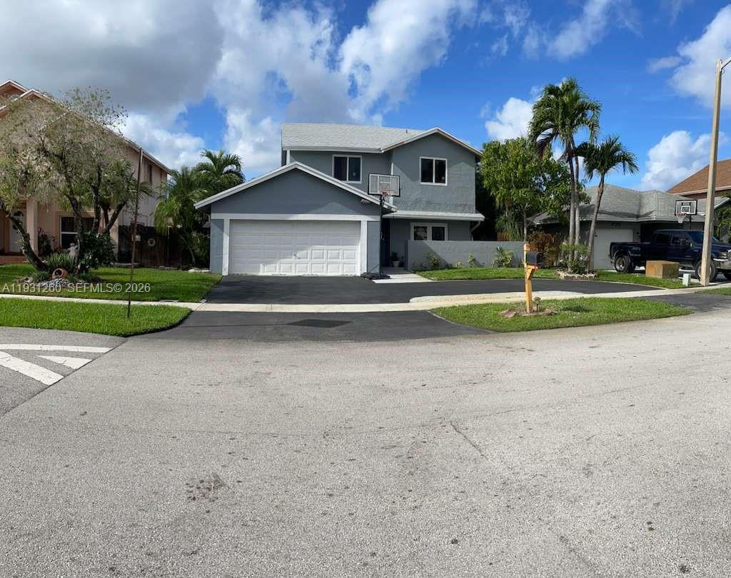 PEMBROKE PINES, FL — photo 2 of 30