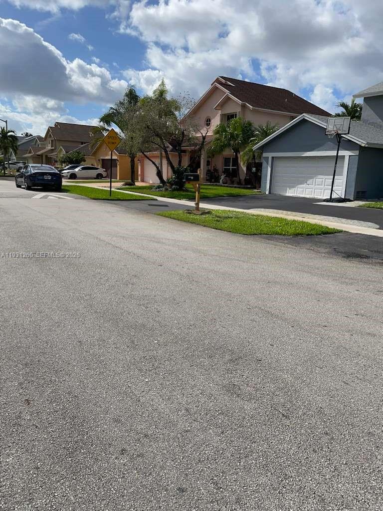 PEMBROKE PINES, FL — photo 4 of 30