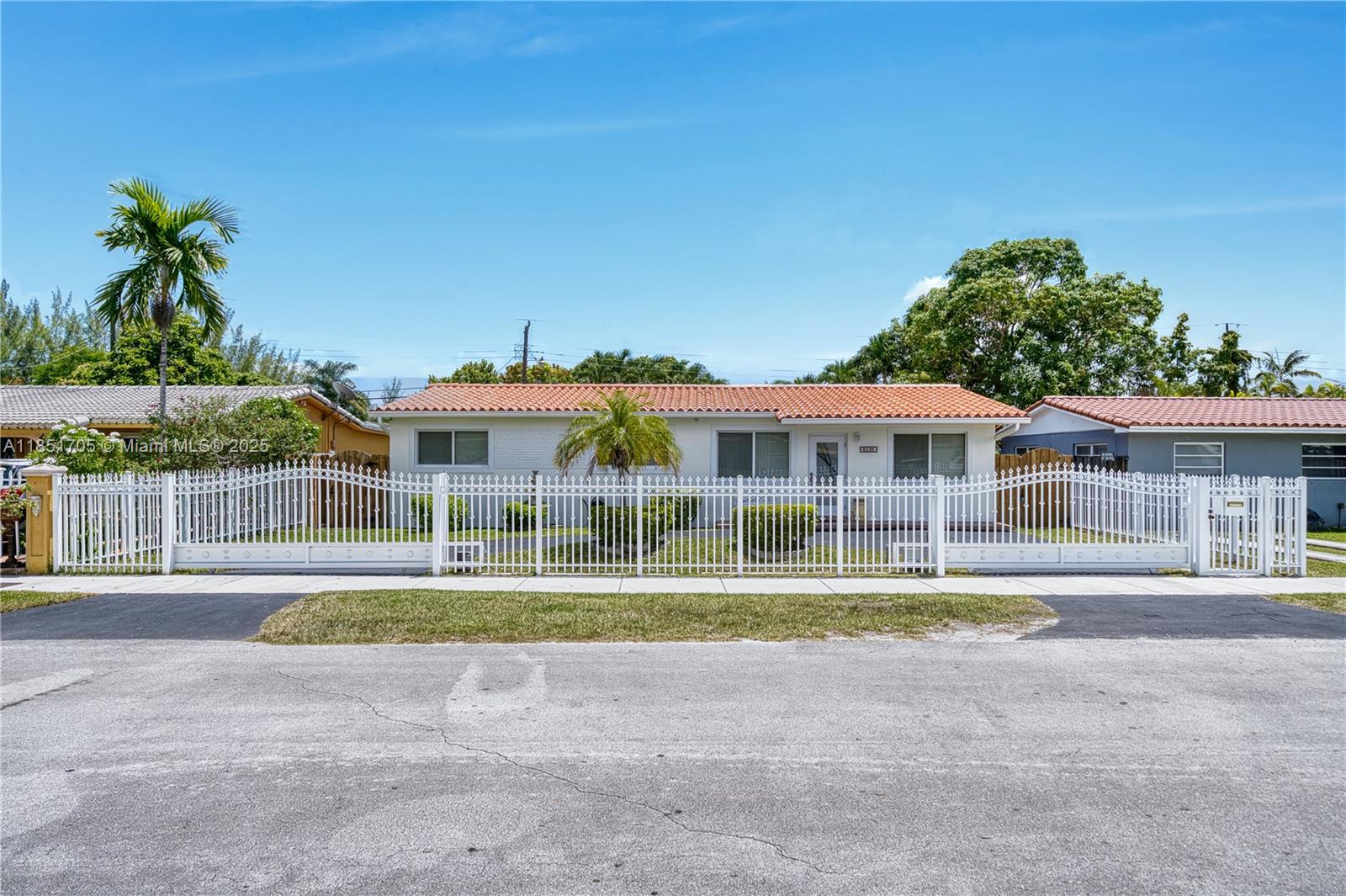 8230 SW 45th St, Miami FL 33155