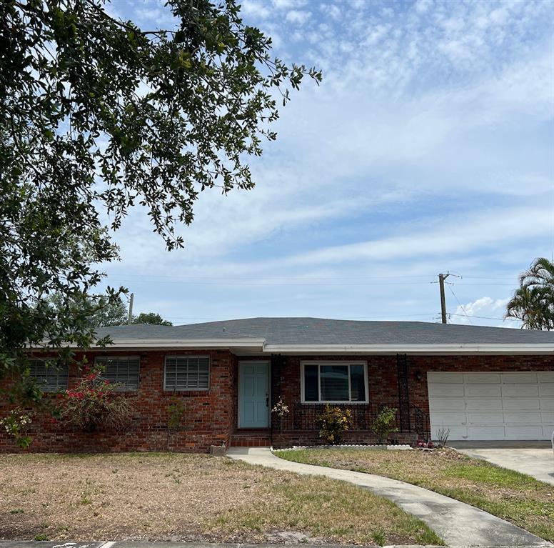 627 E DAVIS BOULEVARD